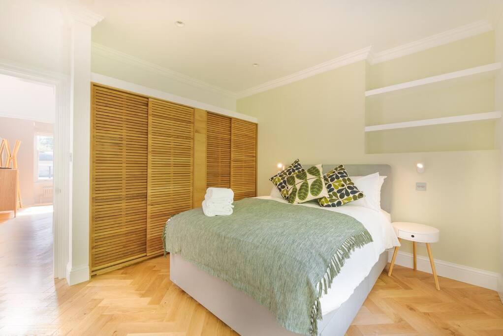 Stunning Two Bed Apartment Rh8 London Ngoại thất bức ảnh